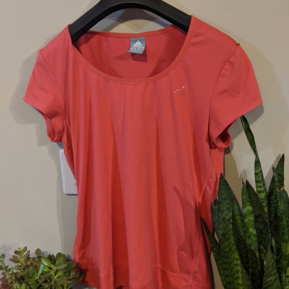 ☀️10/$15☀️ Adidas Performance Essentials Top